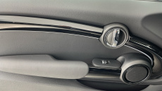 MINI Hatchback 1.5 Cooper Classic 3dr Auto [Comfort Pack] Petrol Hatchback